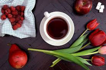 Sapori di frutta e verdura nel tè